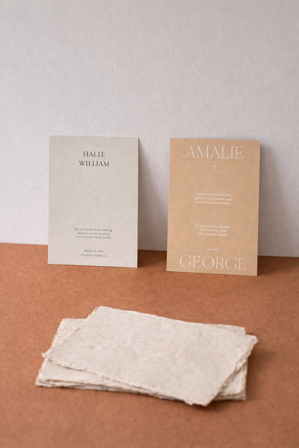 Hojas de papel artesanal preparadas para grabado